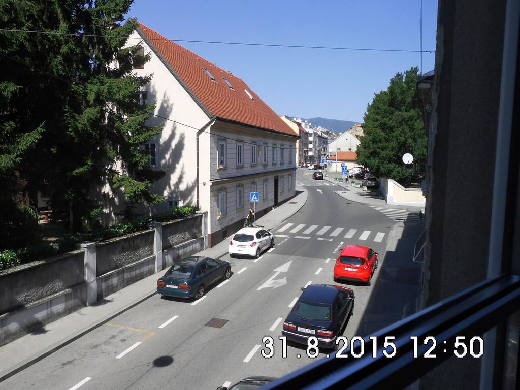Aha Apartment Zagreb Bagian luar foto
