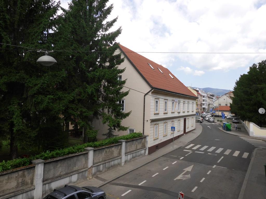 Aha Apartment Zagreb Bagian luar foto