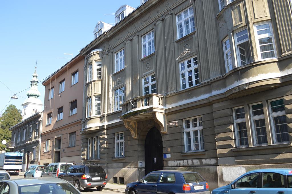Aha Apartment Zagreb Bagian luar foto